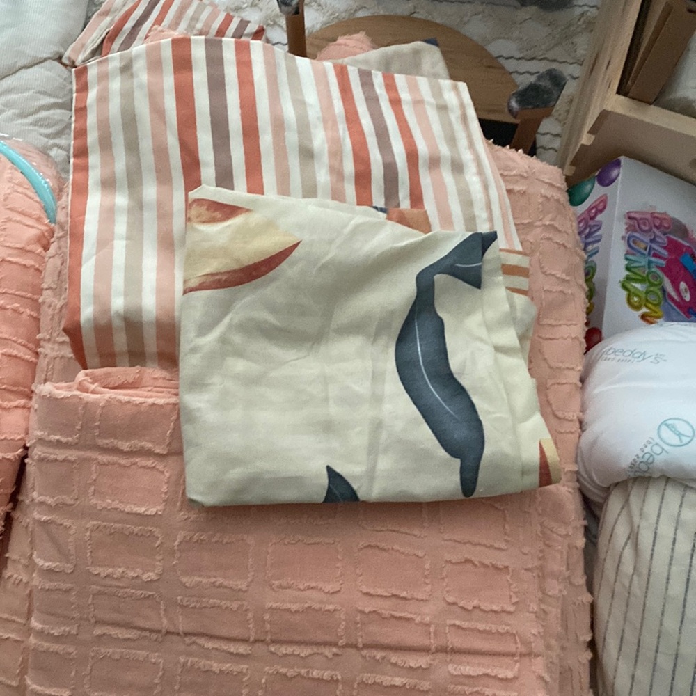 I have two identical sets each set is 150 it includes three pillow cases